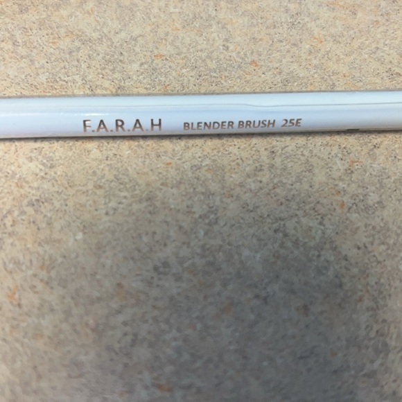 5/$25 F.A.R.A.H Blender Brush 25E “Rose Gold Collection” NEW - Picture 2 of 3